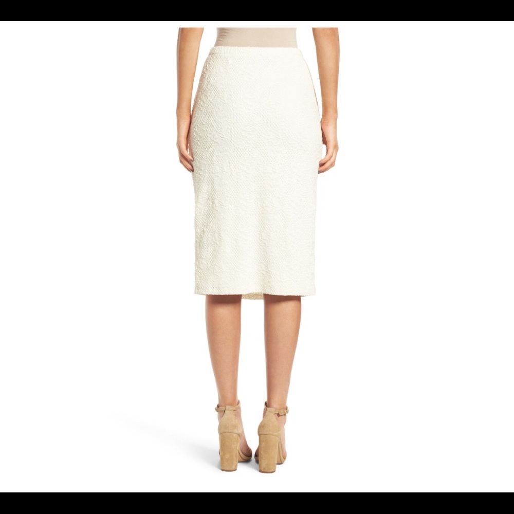 Quietly romantic jacquard knit pencil skirt